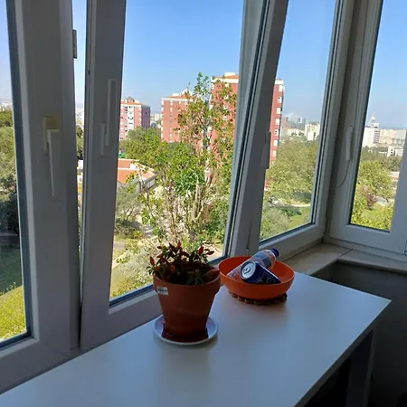 Cozy Near Metro & Airport Δωμάτια σε οικογενειακή κατοικία Lisboa