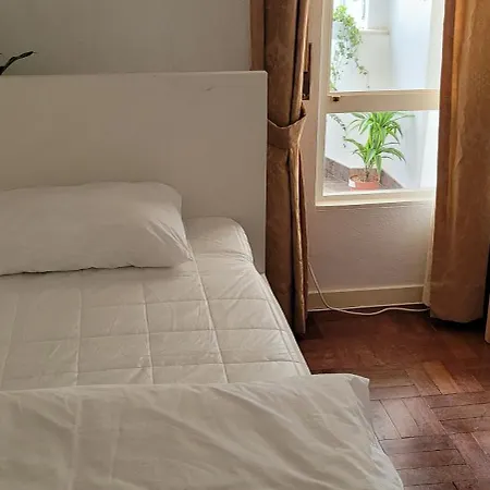 Cozy Near Metro & Airport Séjour chez l'habitant *